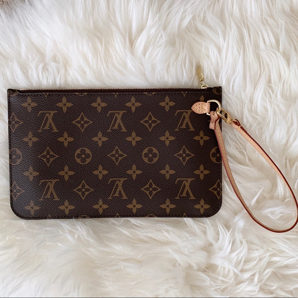 ❌SOLD❌🖤 LOUIS VUITTON Neverfull MM Pouch Wristlet - Picture 1 of 8
